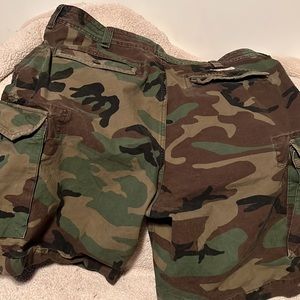 Polo camou cargo shorts